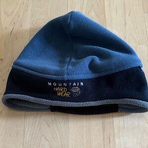 Mountain Hardwear Two-Tone Blue and Black Hat